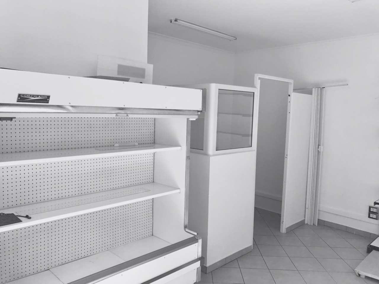 Negozio - Loc.Com. ROMA affitto  ACILIA Via Carlo Casini Lux Real Estate srl