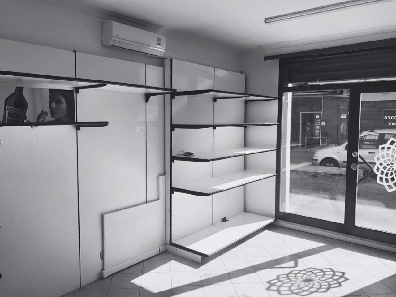 Negozio - Loc.Com. ROMA affitto  ACILIA Via Carlo Casini Lux Real Estate srl