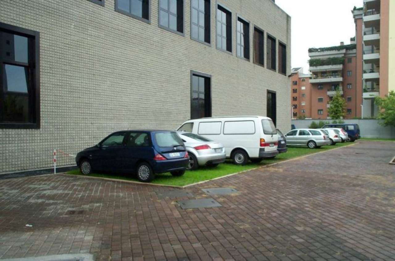  milano affitto quart: famagosta cosmo-real-estate-&-brokers-srl