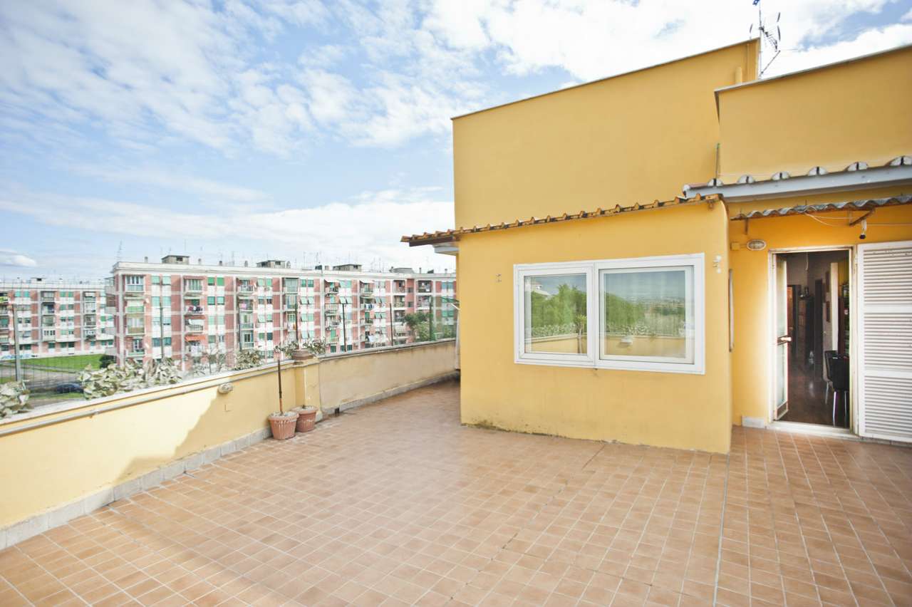 Attico ROMA vendita  SAN BASILIO  del Casale di San Basilio Calzini Immobiliare