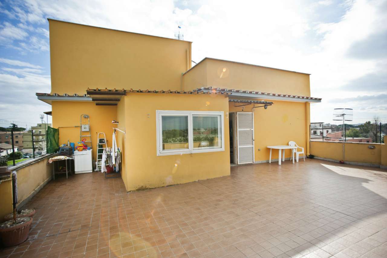 Attico ROMA vendita  SAN BASILIO  del Casale di San Basilio Calzini Immobiliare