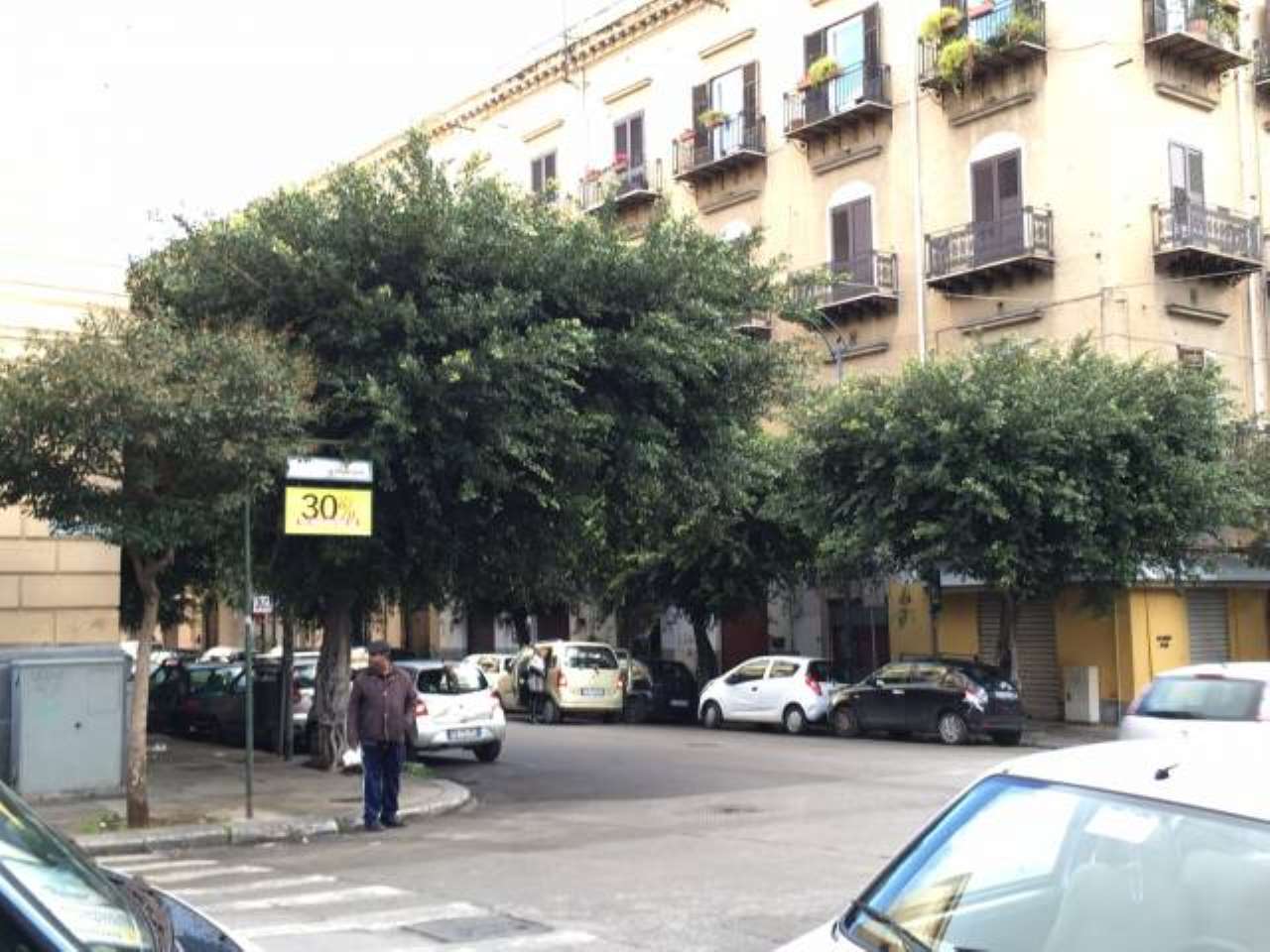 Negozio - Loc.Com. PALERMO vendita  POLITEAMA   HOME ITALIA