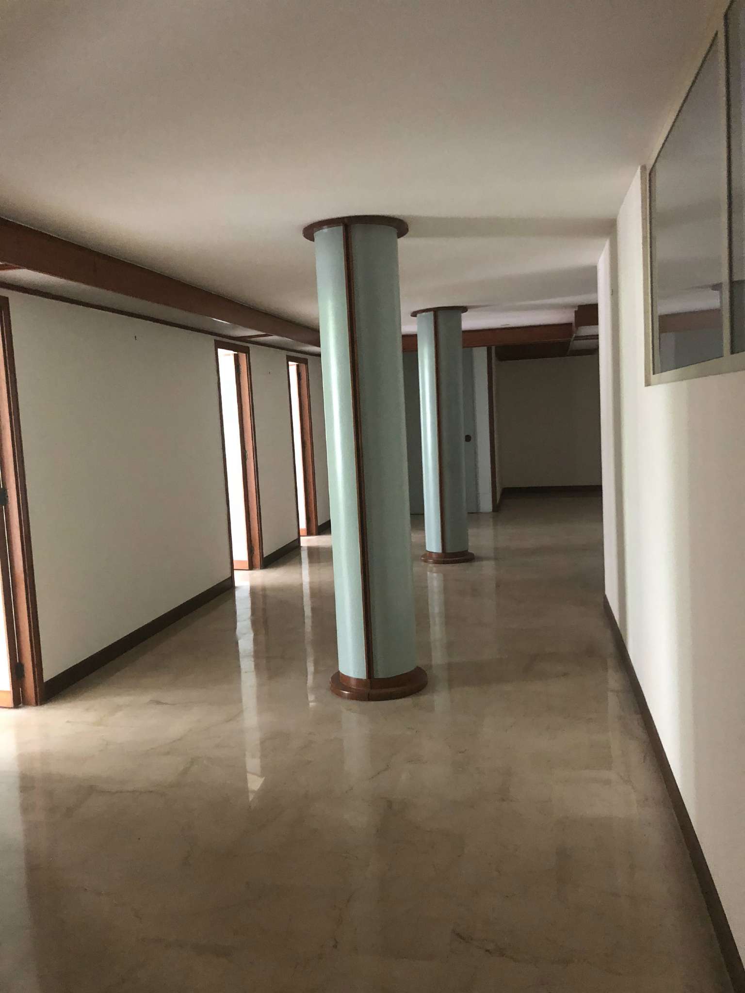 Ufficio - Loc.Com. PALERMO vendita   via principe di belmonte HOME ITALIA