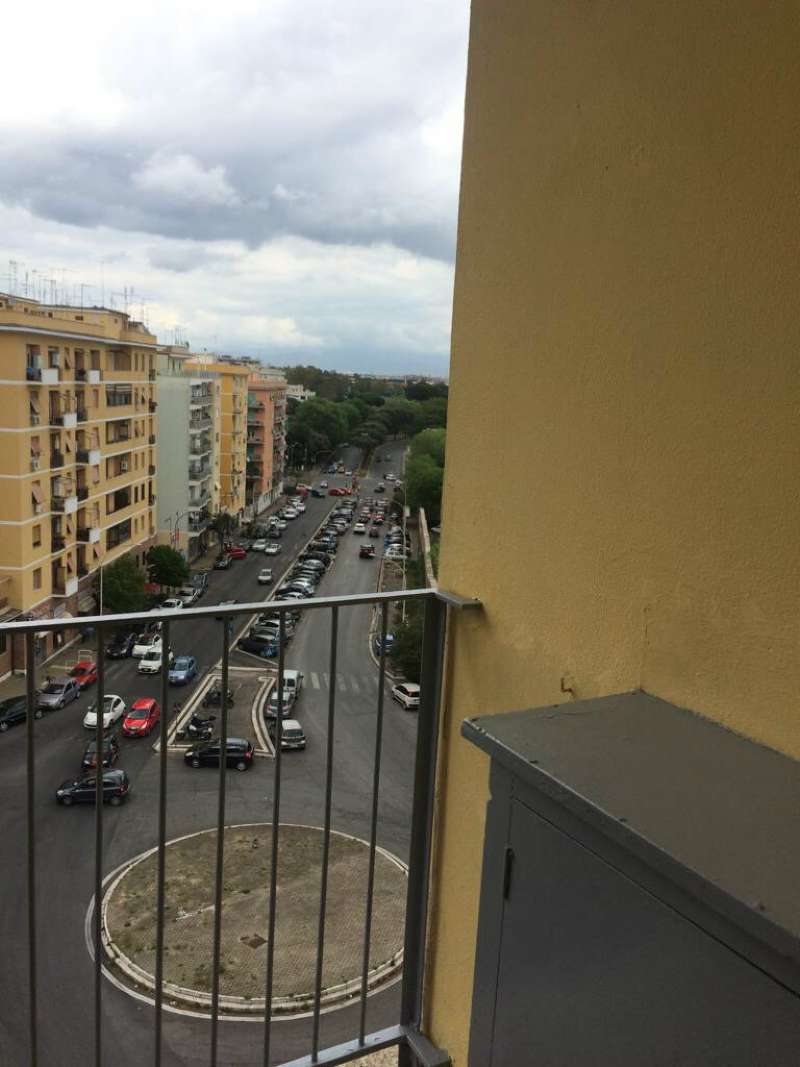 Appartamento ROMA vendita  TUSCOLANO (VI MUN.) AD CAIO SULPICIO SLI immobiliare