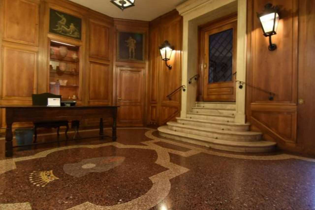 Negozio - Loc.Com. MILANO affitto  CENTRO STORICO Borgospesso HOUSE SELECTION