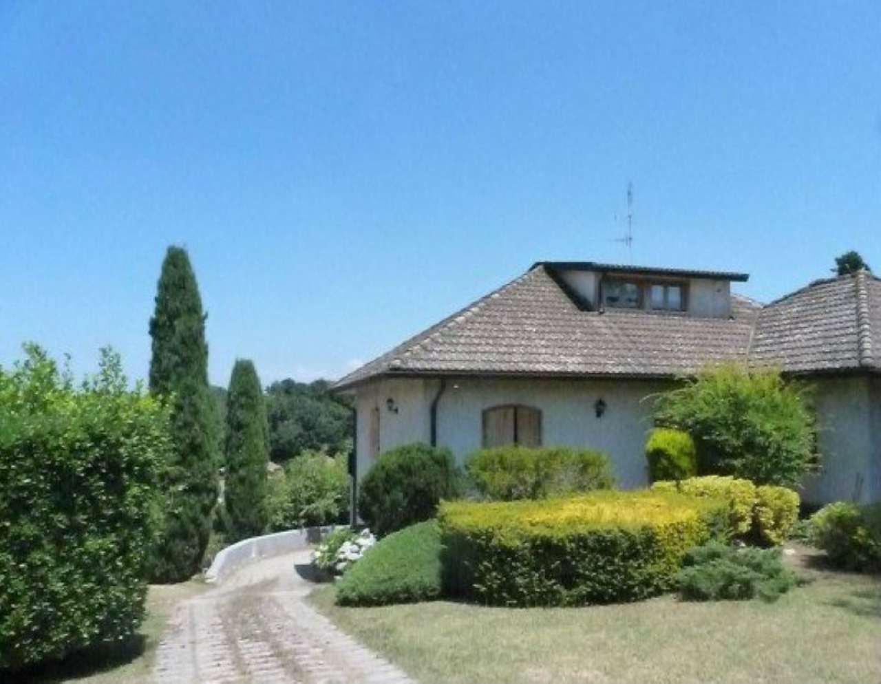 Villa Unifamiliare - Indipendente MORLUPO vendita   VIA DEL CENTAURO Osservatorio Immobiliare S.r.l.