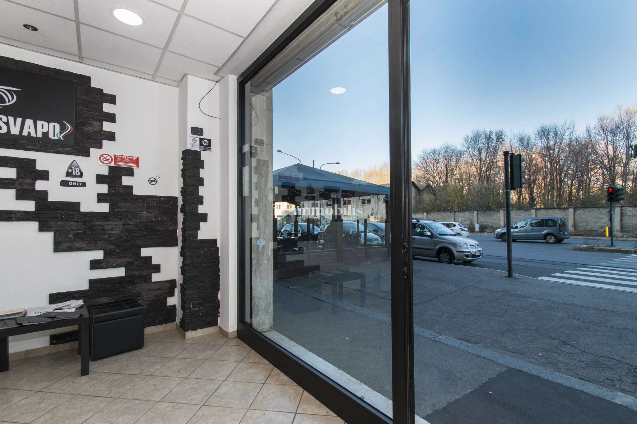 Negozio - Loc.Com. TORINO vendita  BORGATA LESNA Santa Maria Mazzarello STUDIO BORGATA LESNA S.A.S.