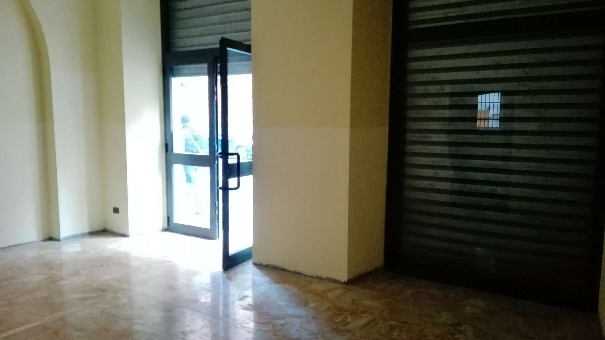 Negozio - Loc.Com. GENOVA vendita  FOCE Via Giovanni Tommaso Invrea 18r Pallavicini Immobiliare