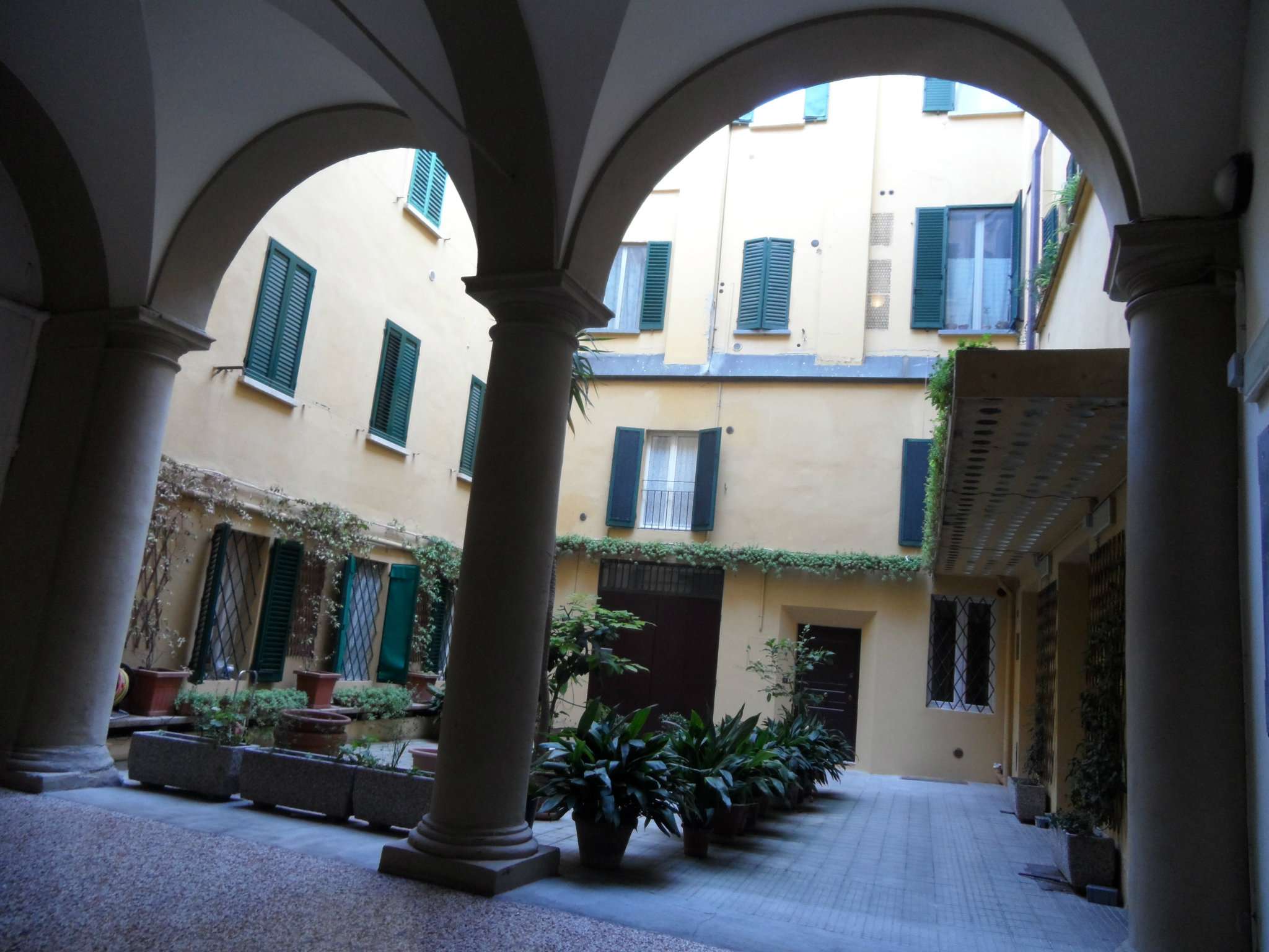 Negozio - Loc.Com. BOLOGNA vendita  CENTRO STORICO Castellata Immobiliare Santo Stefano