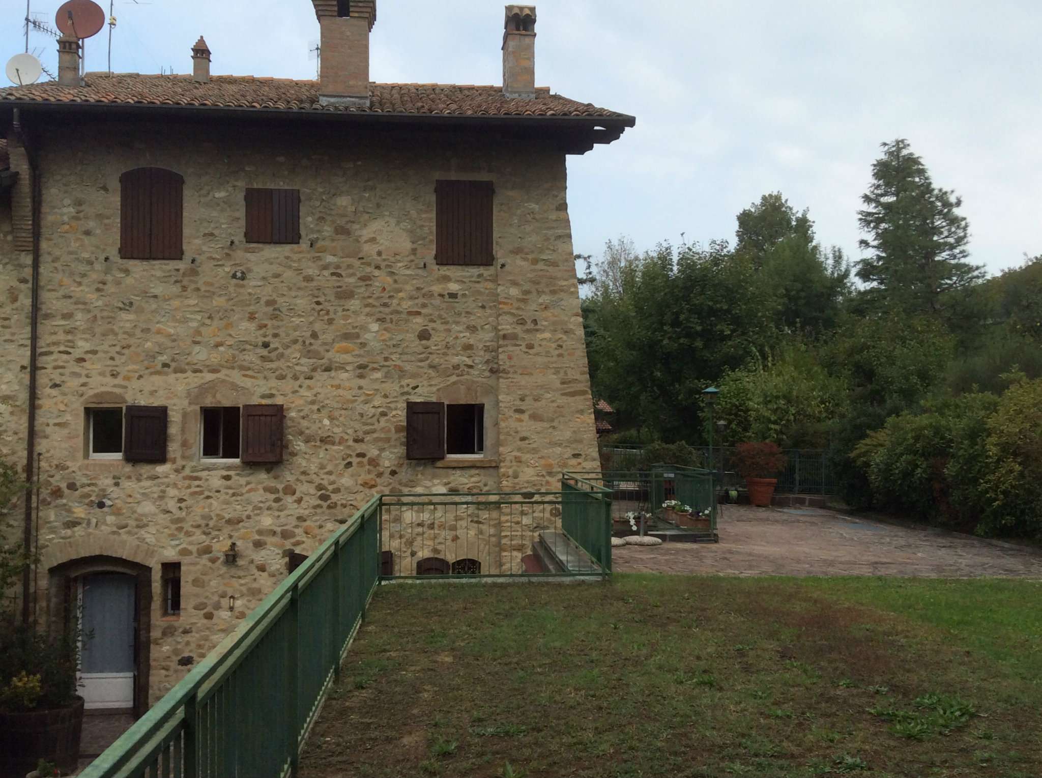 Villa Trifamiliare PIANORO vendita   VIA GIARDINO Immobiliare Santo Stefano