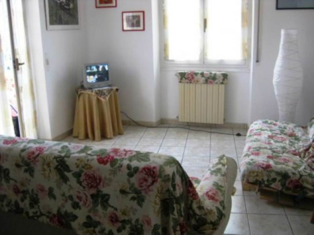 Villa Unifamiliare - Indipendente SANREMO affitto    Immononne