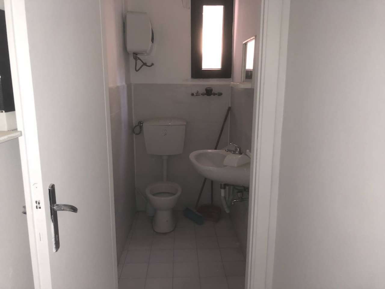 Negozio - Loc.Com. ROMA affitto  GIANICOLENSE (XV MUN.) jenner Happycasa