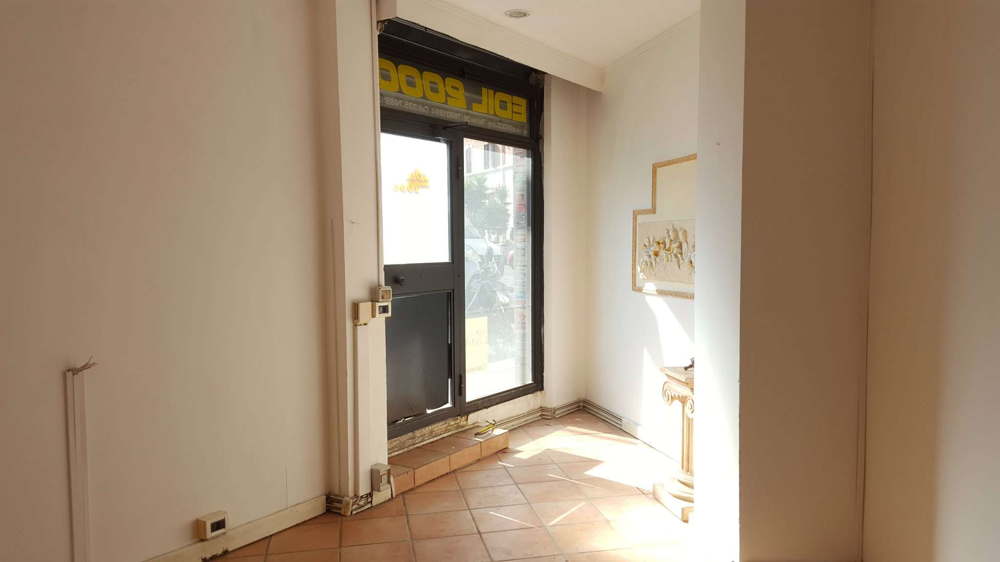 Negozio - Loc.Com. ROMA vendita  TUSCOLANO (VI MUN.) dei Laterensi N.O.I. Case s.r.l.