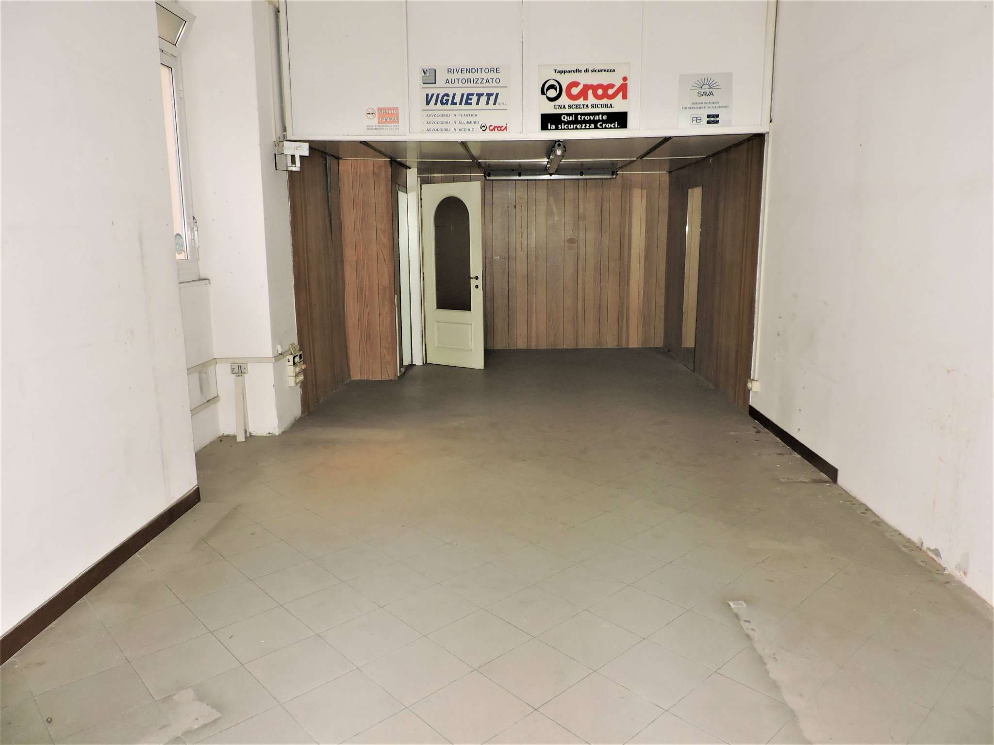 Negozio - Loc.Com. GENOVA vendita  CORNIGLIANO Leone Vetrano S.I.T. Studio Immobiliare