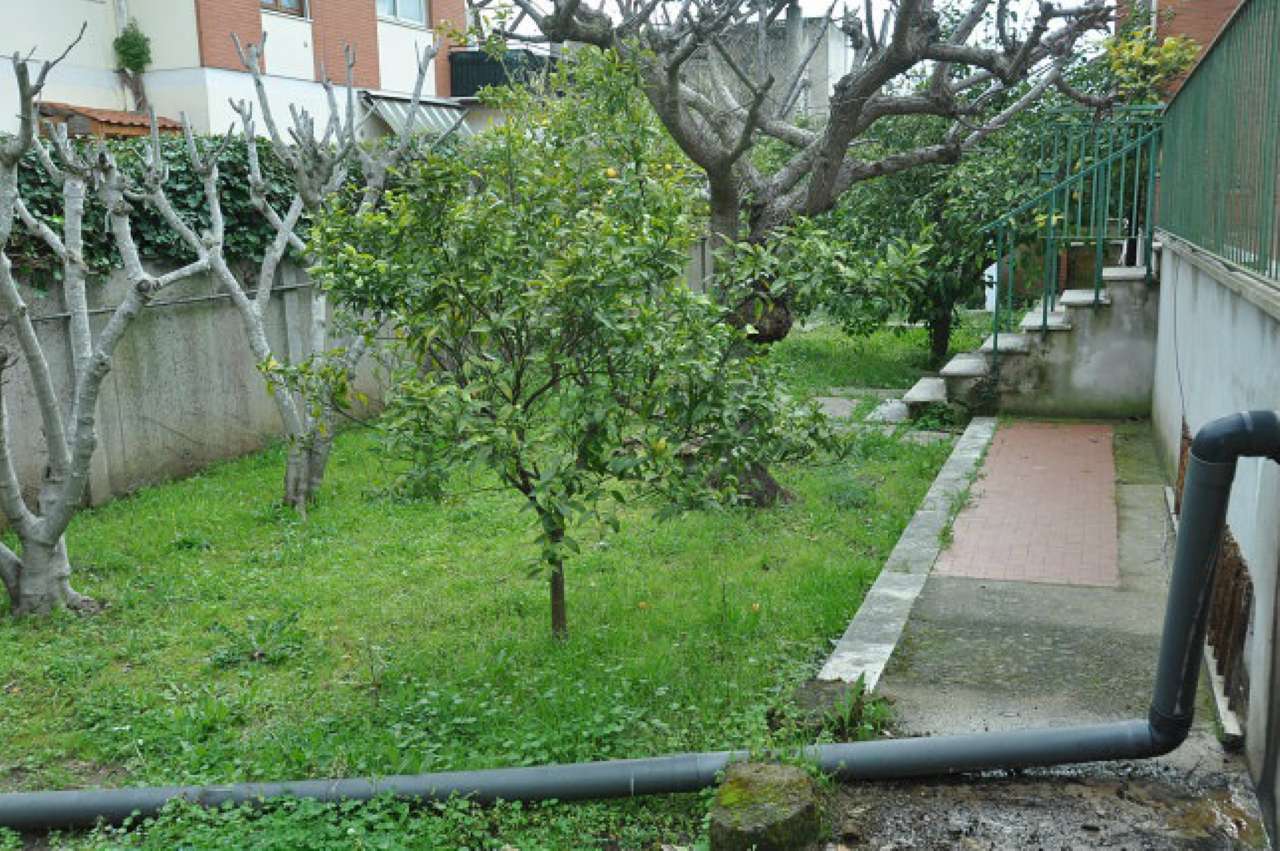 Villa Bifamiliare ROMA vendita  AXA Ecateo di Mileto Lidense Immobiliare Snc