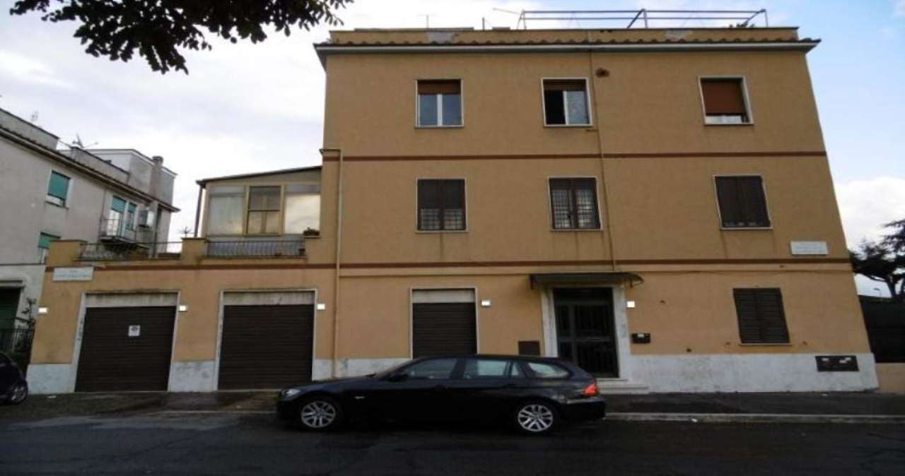 Negozio - Loc.Com. ROMA vendita  PRENESTINO - CENTOCELLE  Piazza Francesco Zambeccari CasaRoma Immobili s.r.l.s.
