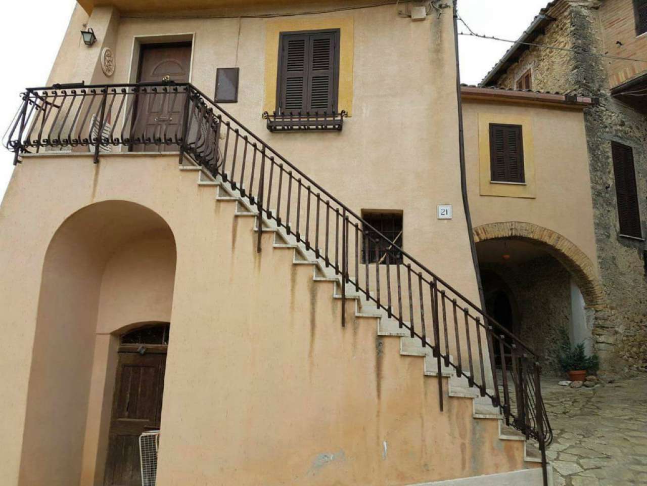 Appartamento SELCI vendita   del palazzetto Logica Immobiliare