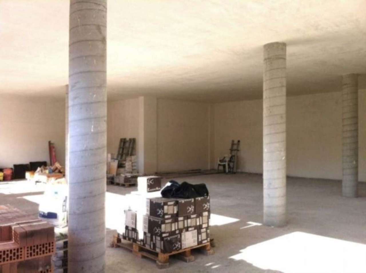Negozio - Loc.Com. ROMA vendita  FINOCCHIO Casilina Logica Immobiliare