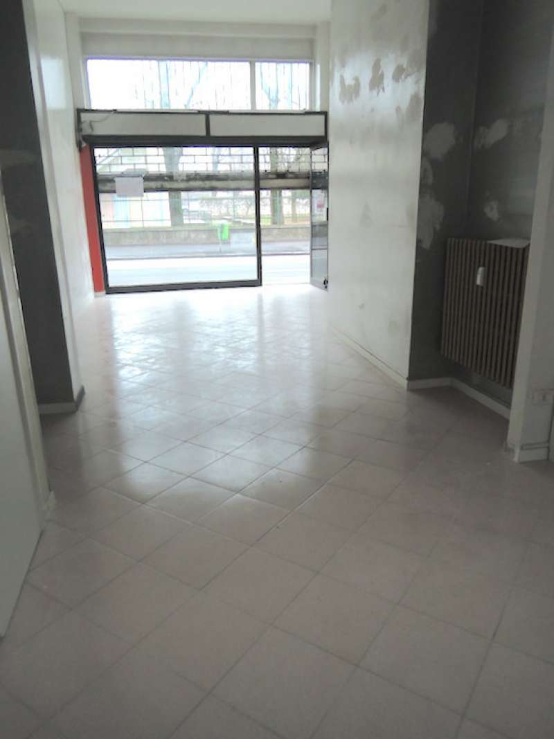 Negozio - Loc.Com. BRESCIA affitto  VILLAGGIO PREALPINO Famiglia Boccacci Solzi Immobiliare