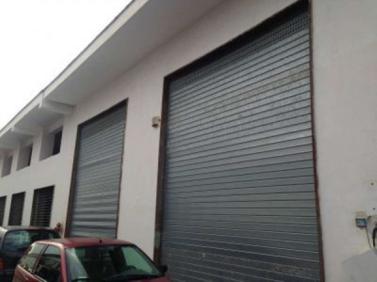 Capannone in Affitto