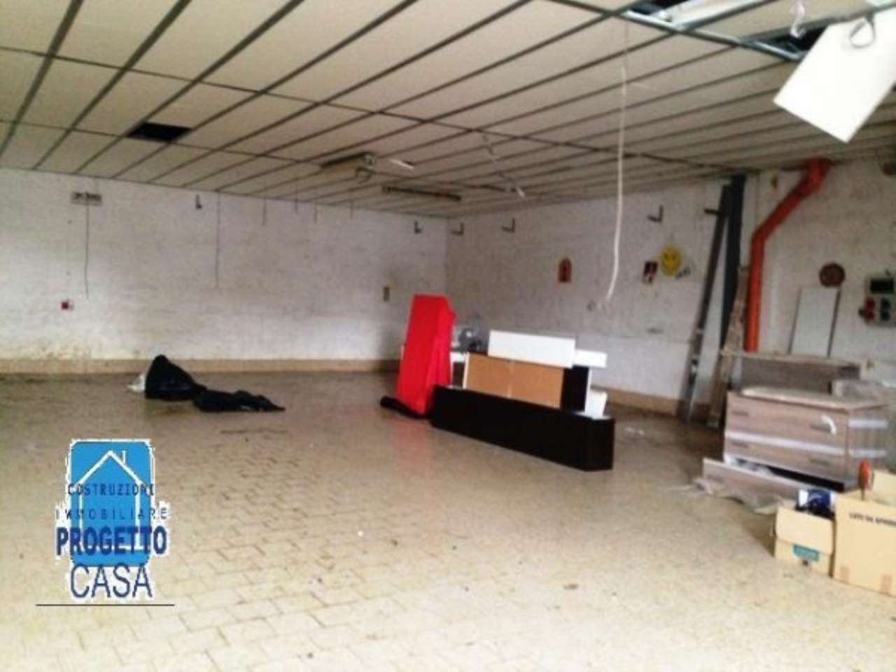 Capannone in Affitto