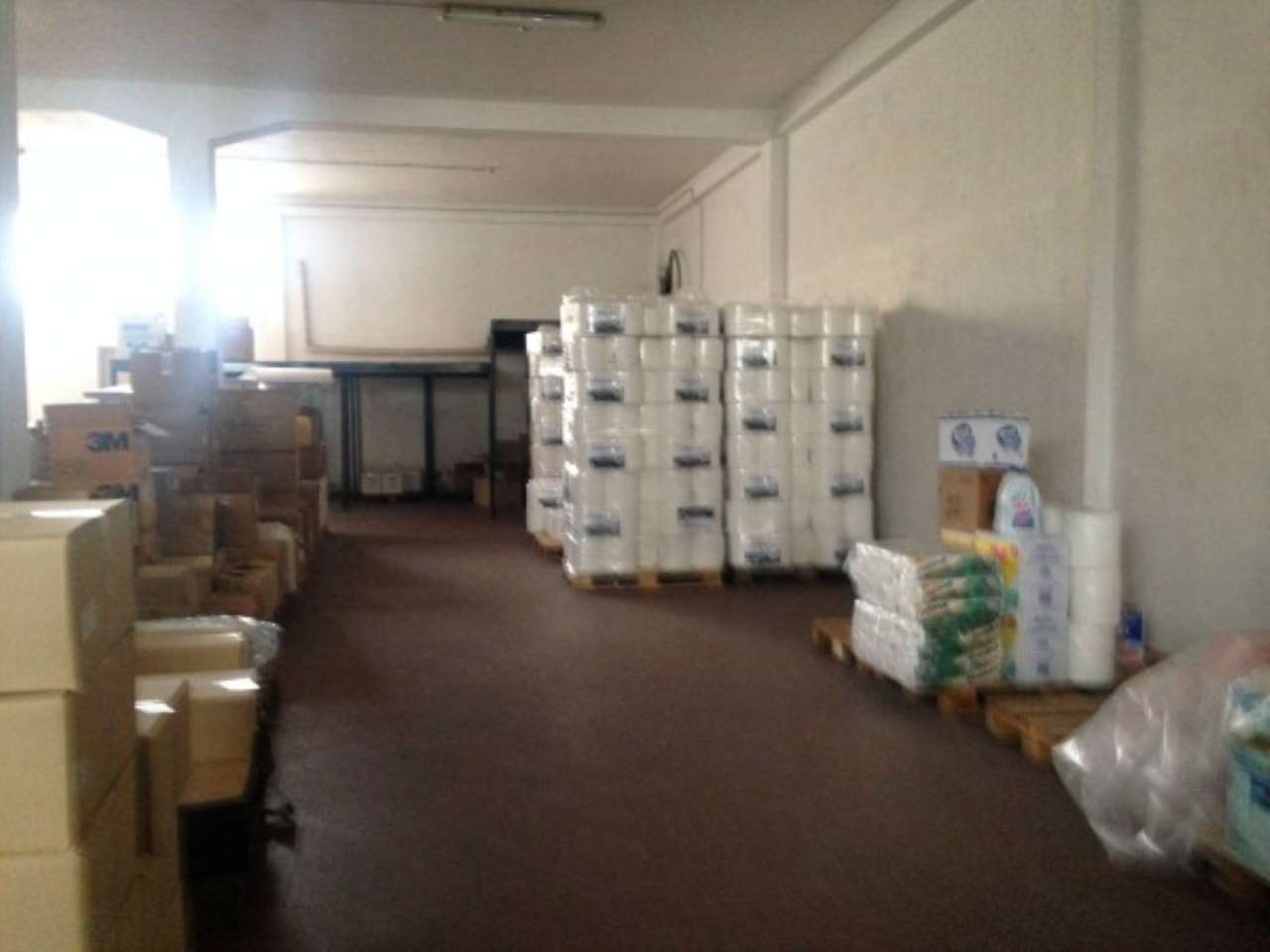 Capannone in Affitto