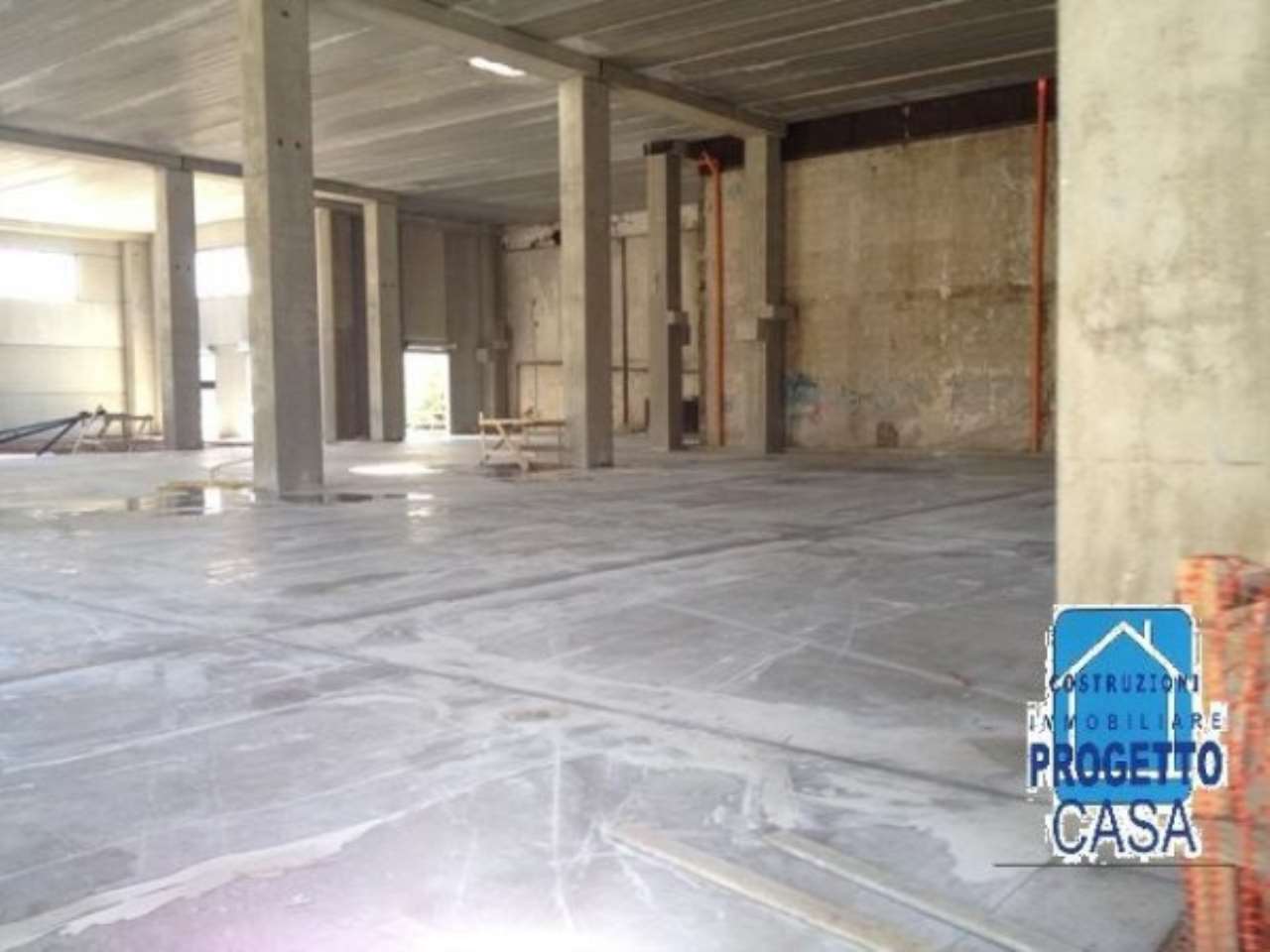 Capannone in Affitto