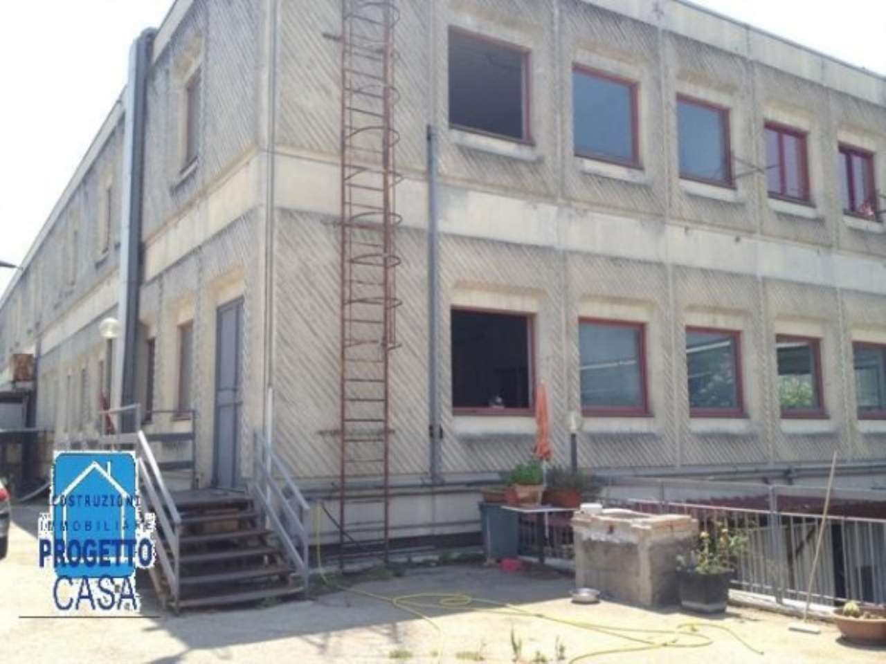 Capannone in Vendita