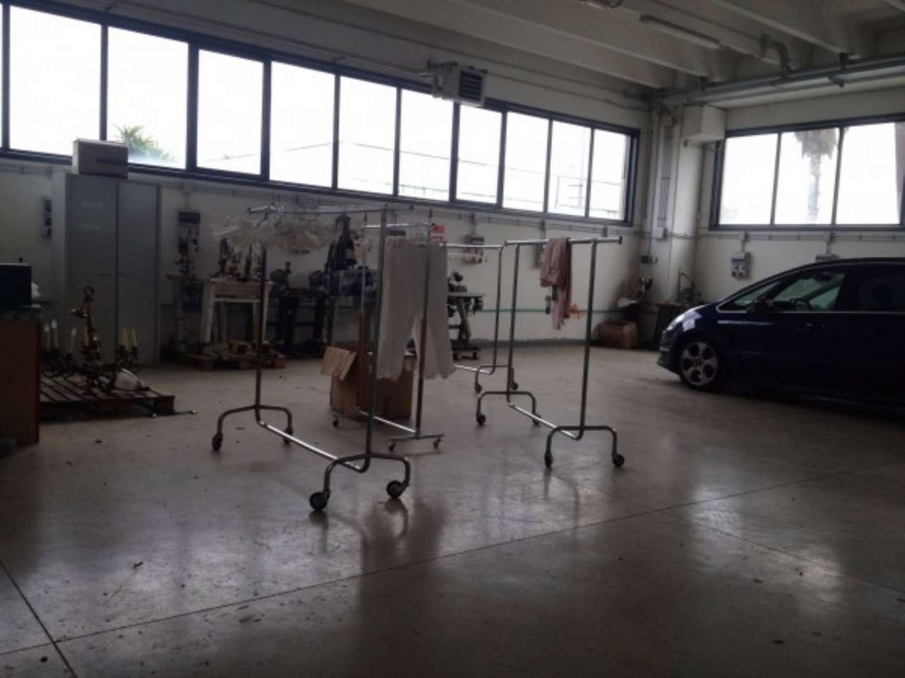 Capannone in Affitto