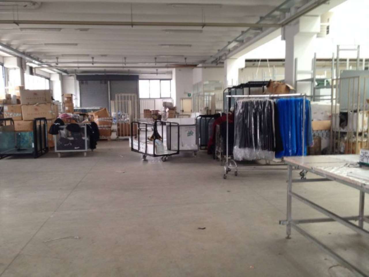 Capannone in Affitto