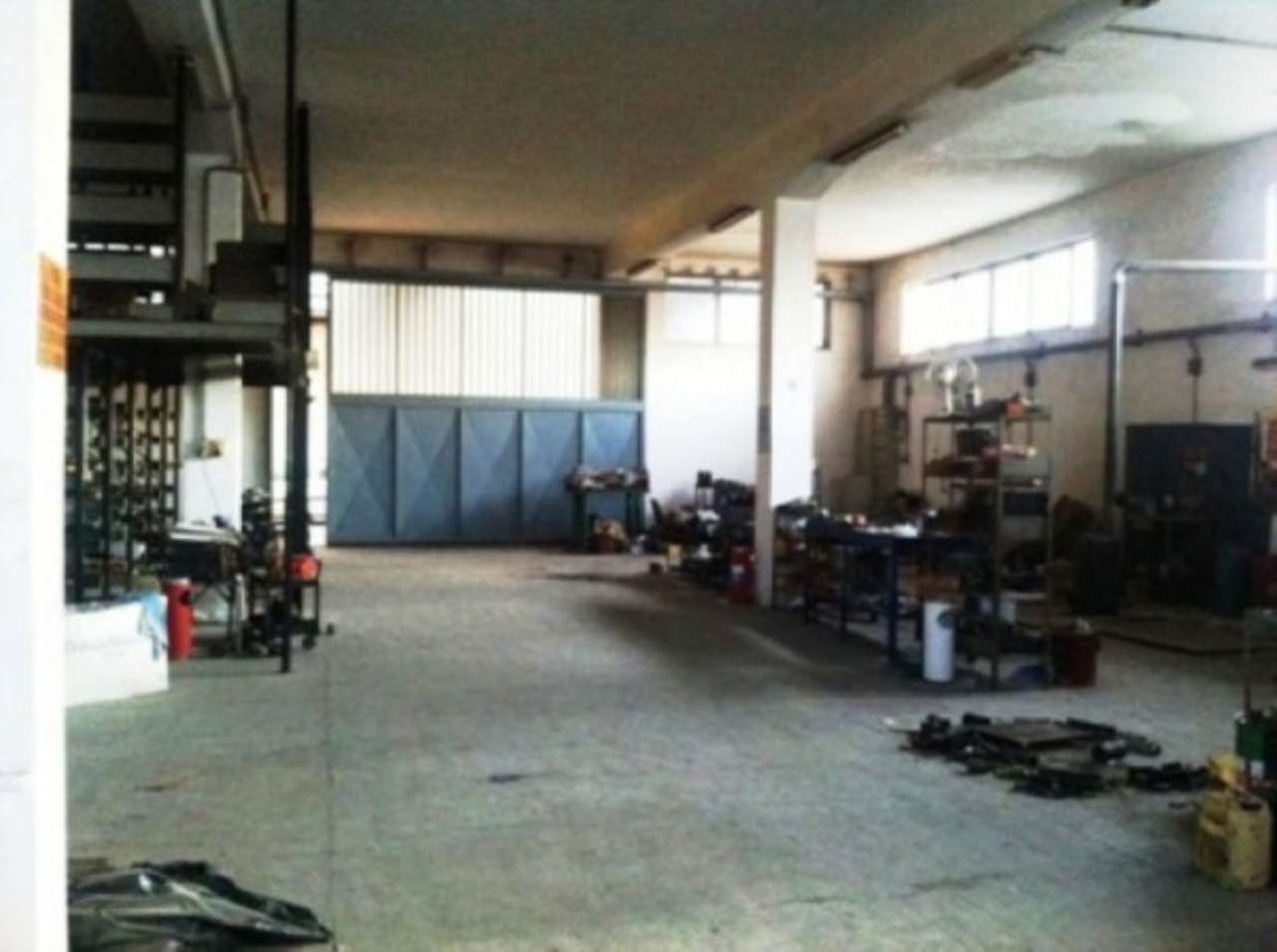 Capannone in Affitto