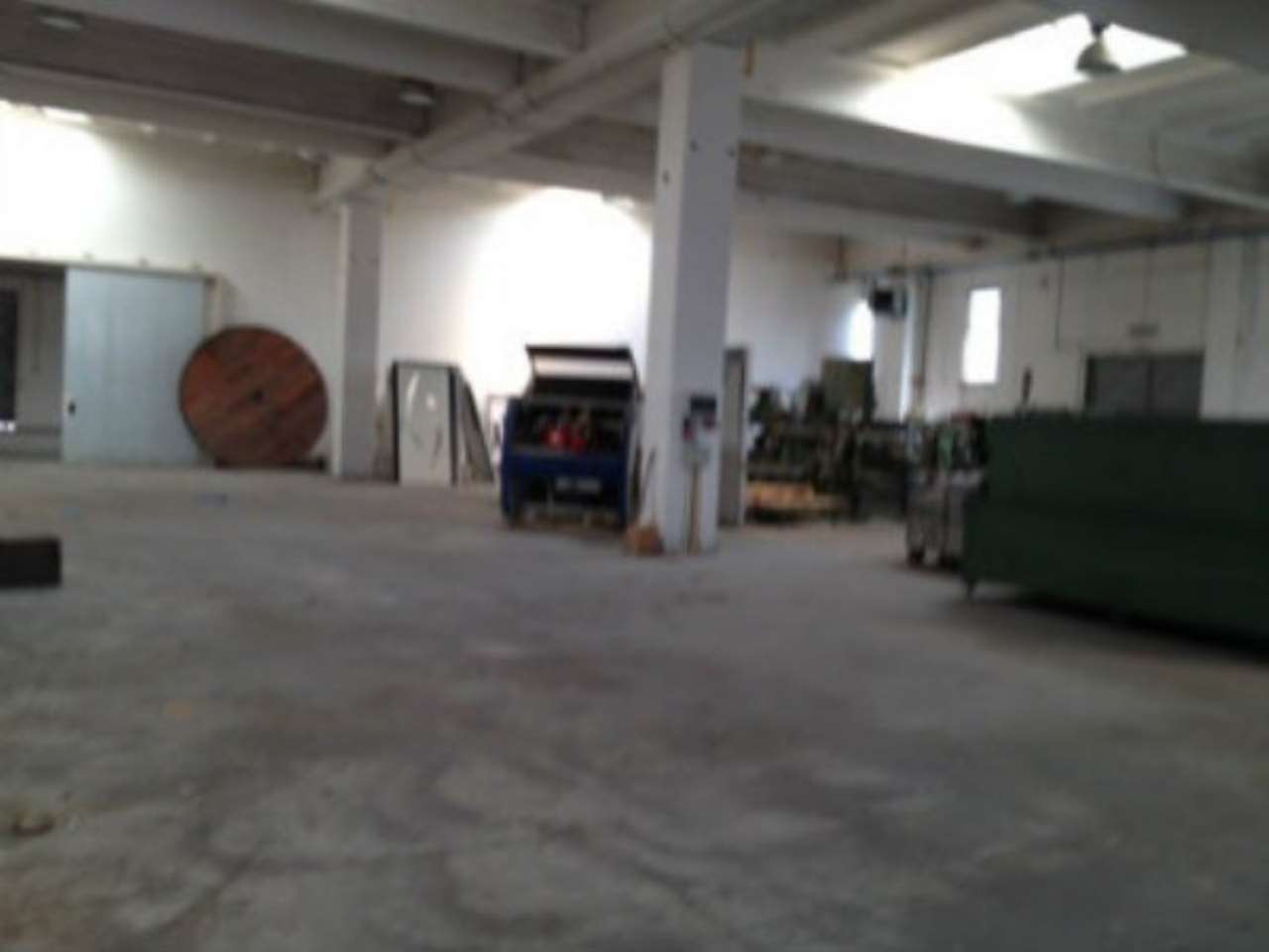 Capannone in Affitto