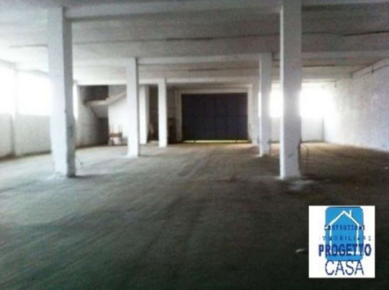 Capannone in Affitto