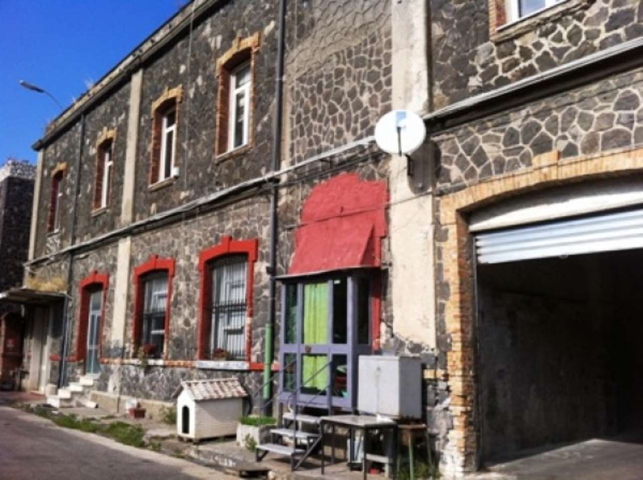 Capannone in Affitto