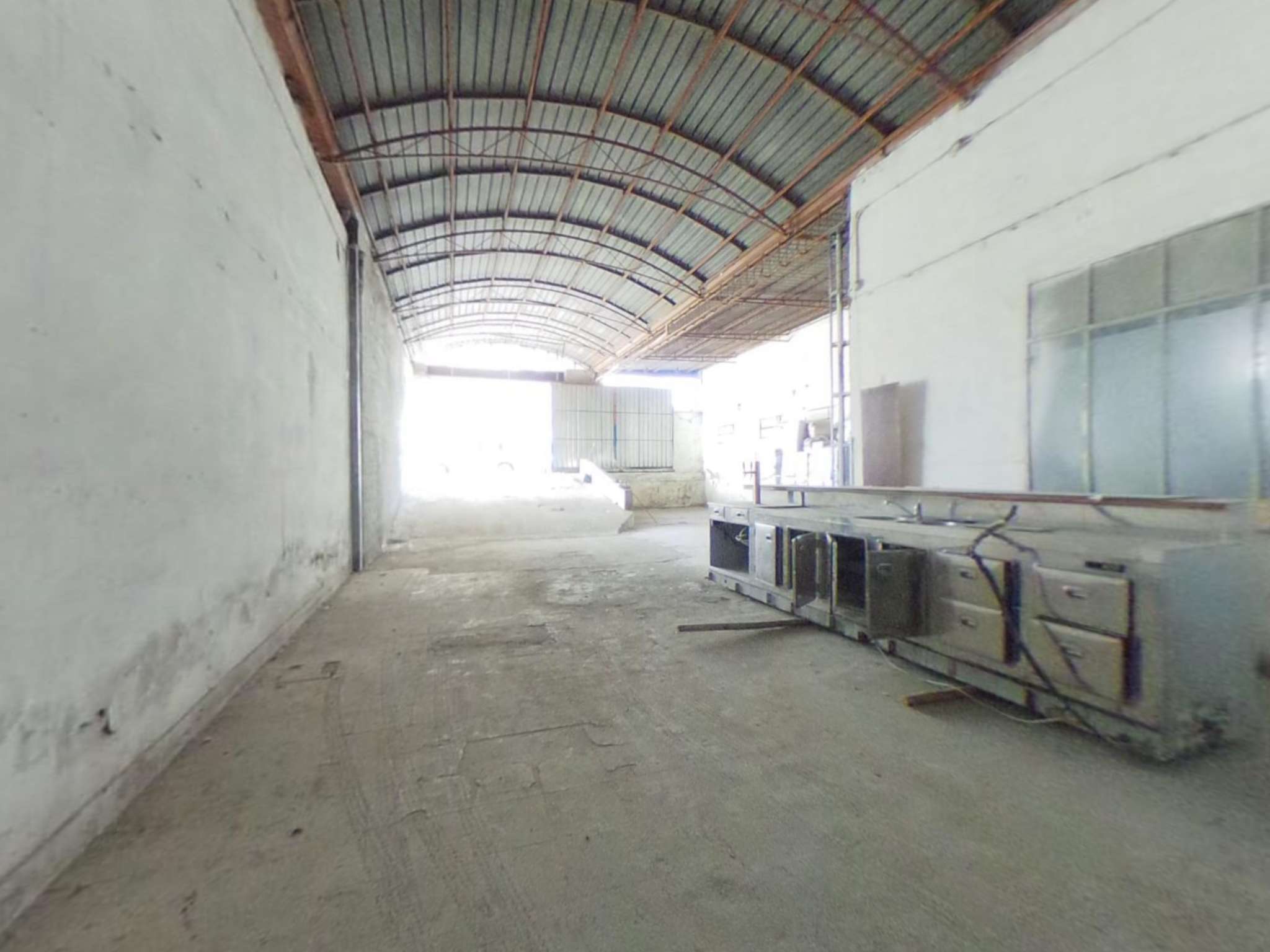 Capannone in Affitto
