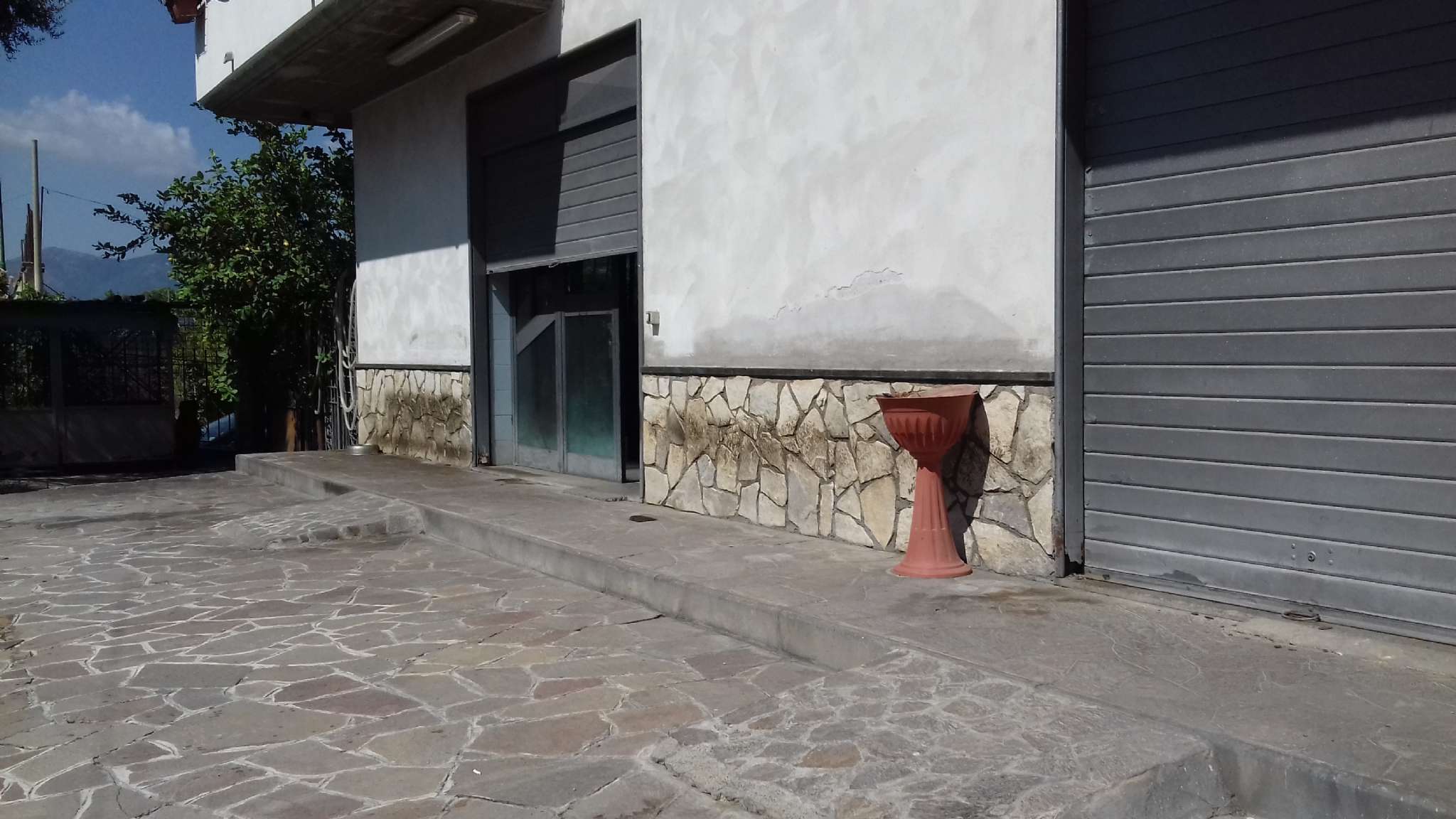 Locale Comm.le in Vendita