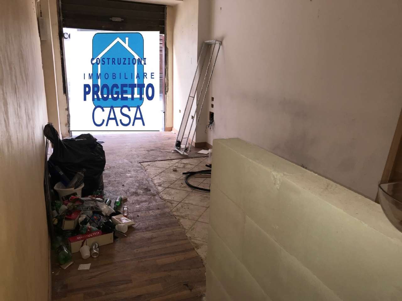 Locale Comm.le in Affitto