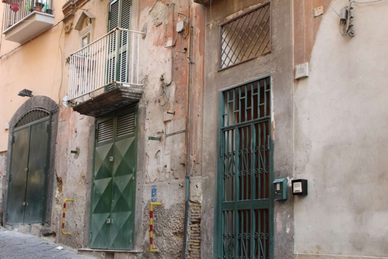 Negozio - Loc.Com. NAPOLI vendita  MERCATO Tarsia Immobiliare Progetto Casa