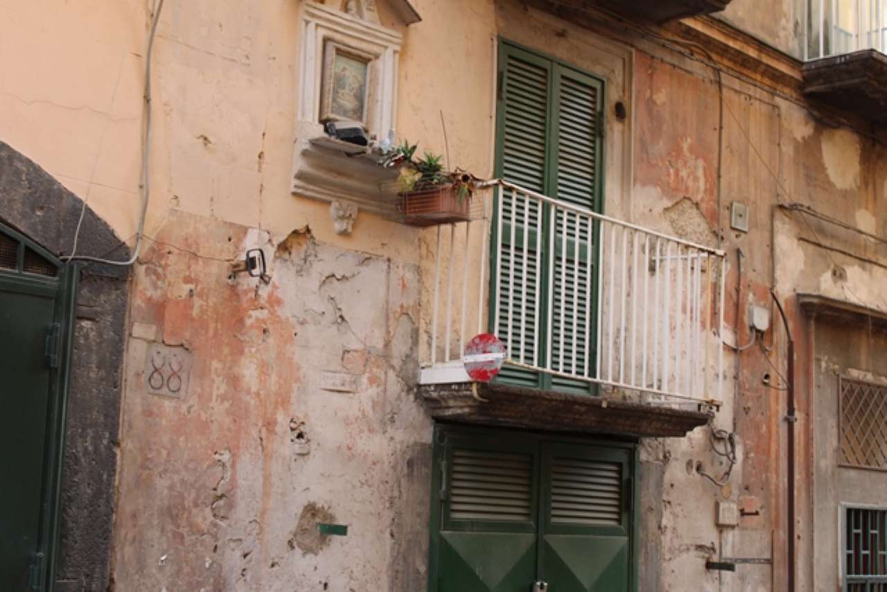 Negozio - Loc.Com. NAPOLI vendita  MERCATO Tarsia Immobiliare Progetto Casa