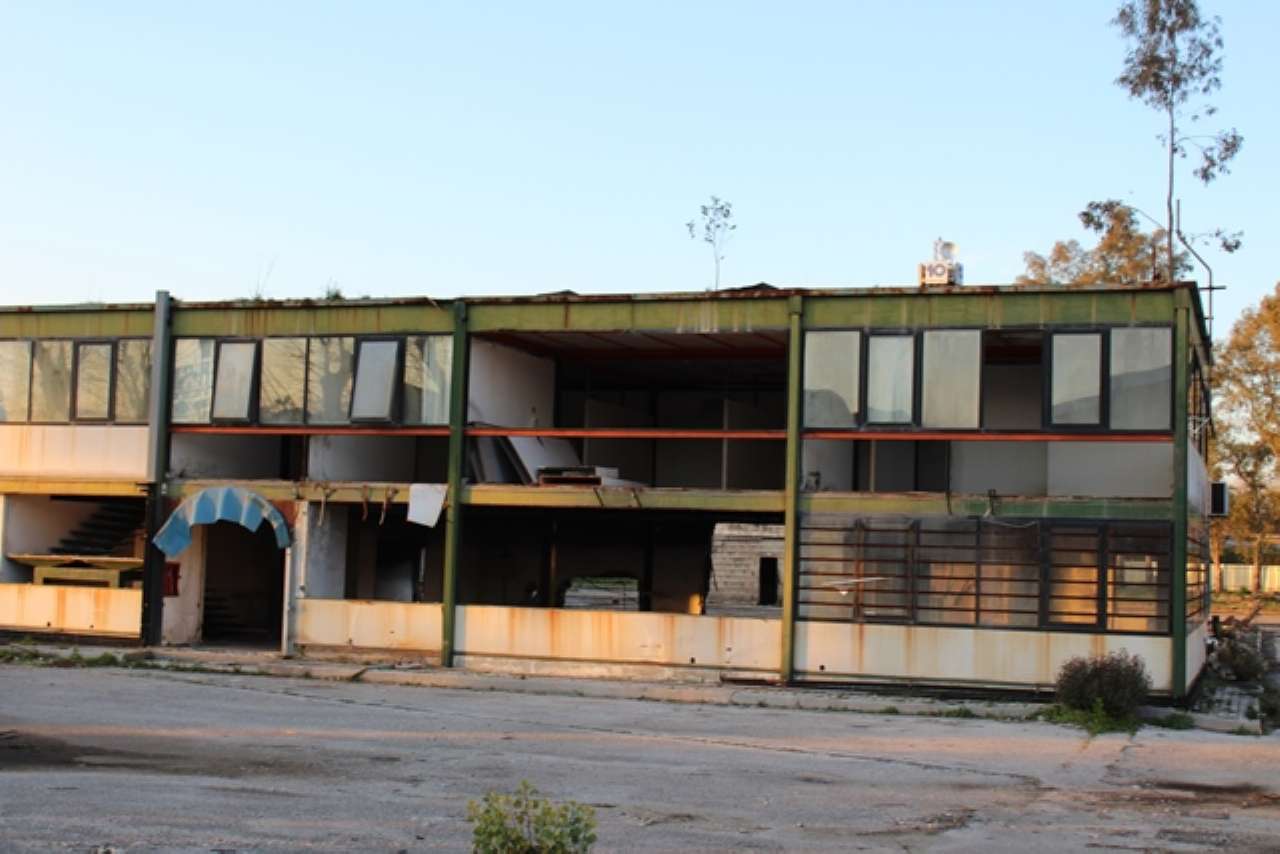 Capannone in Affitto