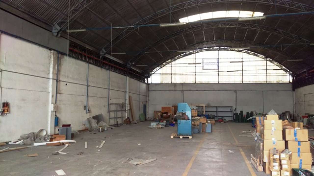Capannone in Affitto