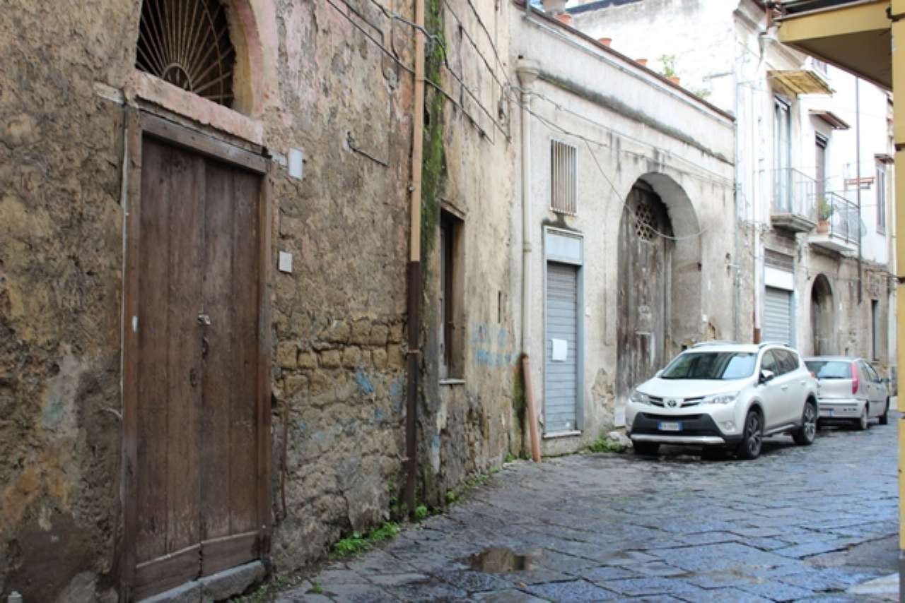 Magazzino in Vendita