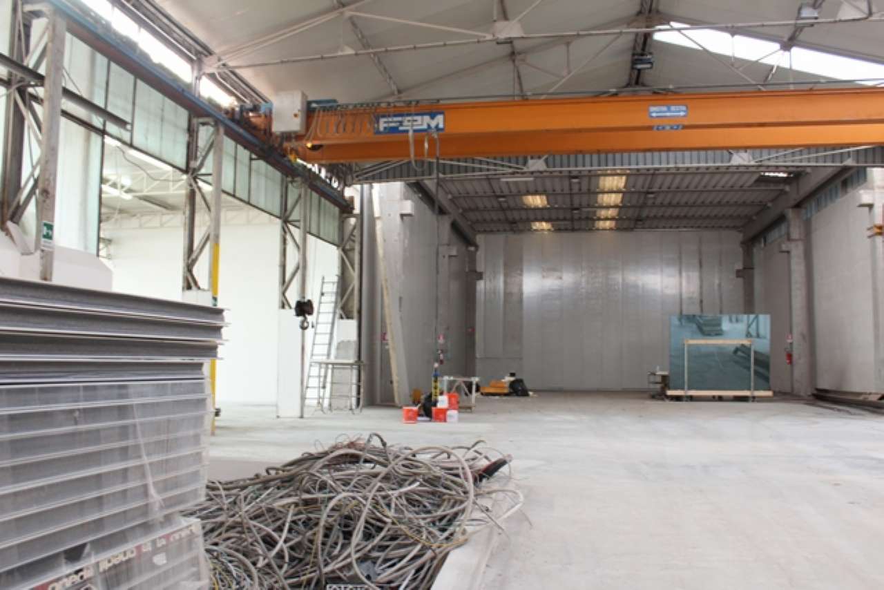 Capannone in Vendita