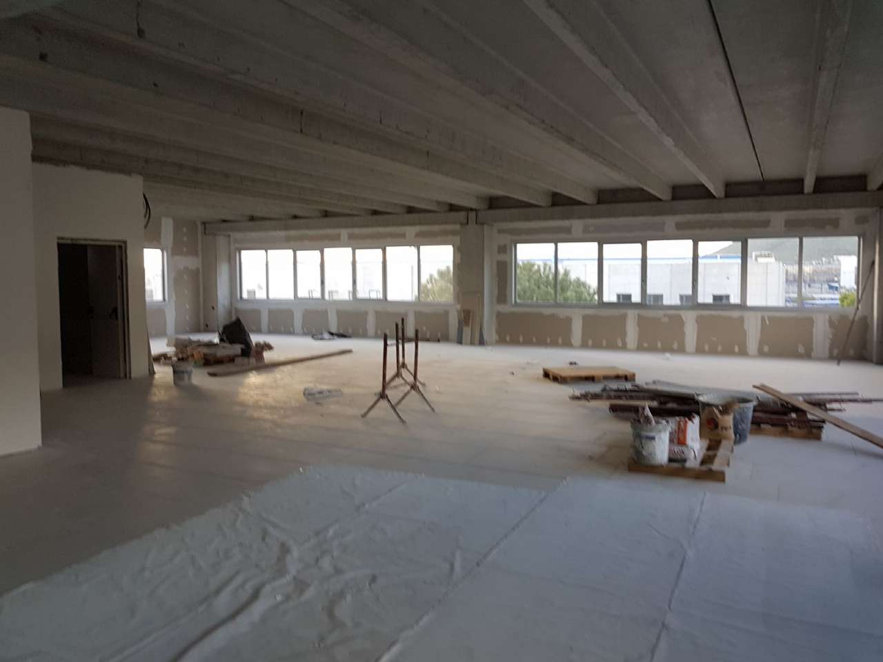 Capannone in Affitto