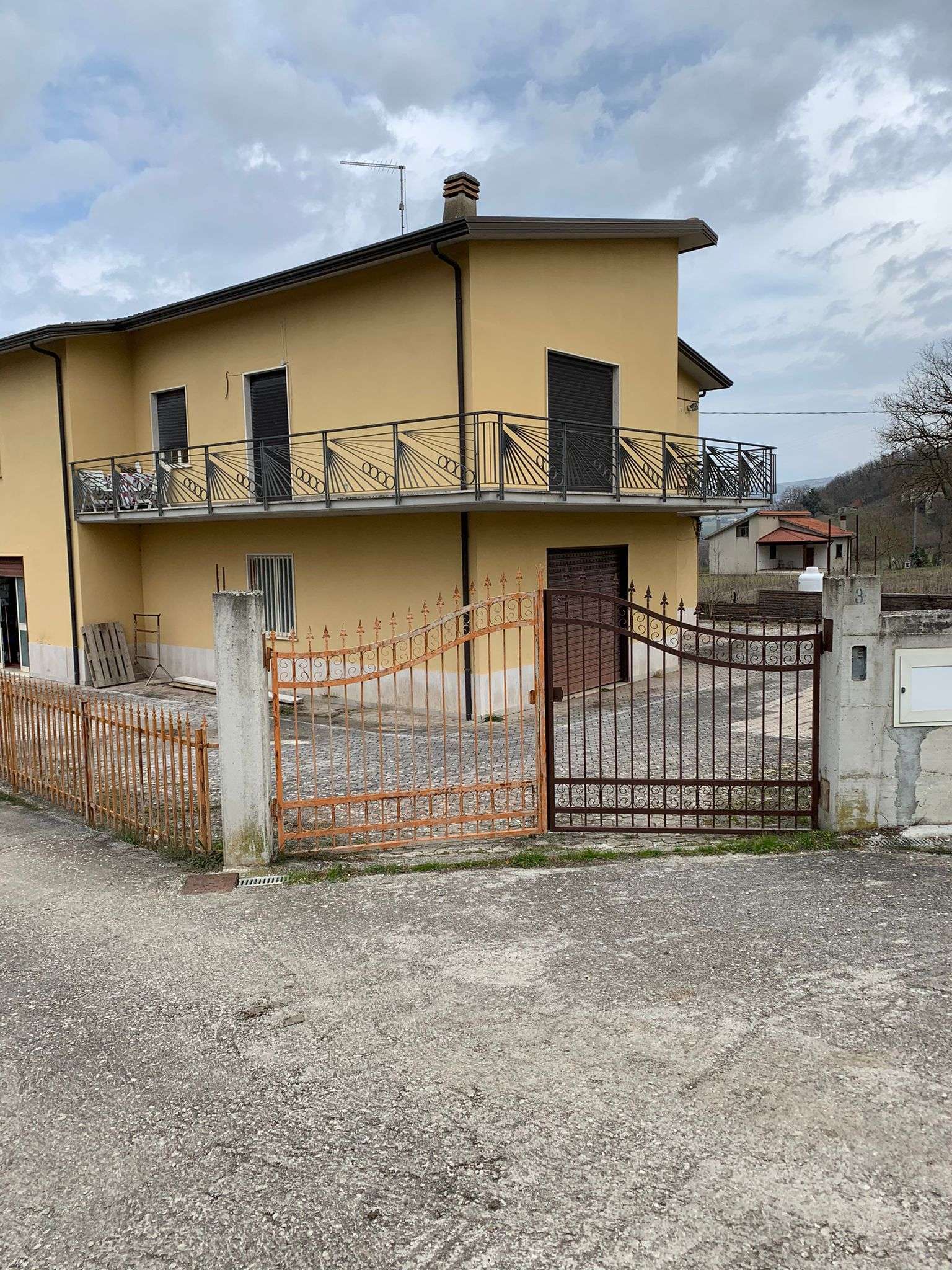 Lioni Vendita VILLA Immagine 3