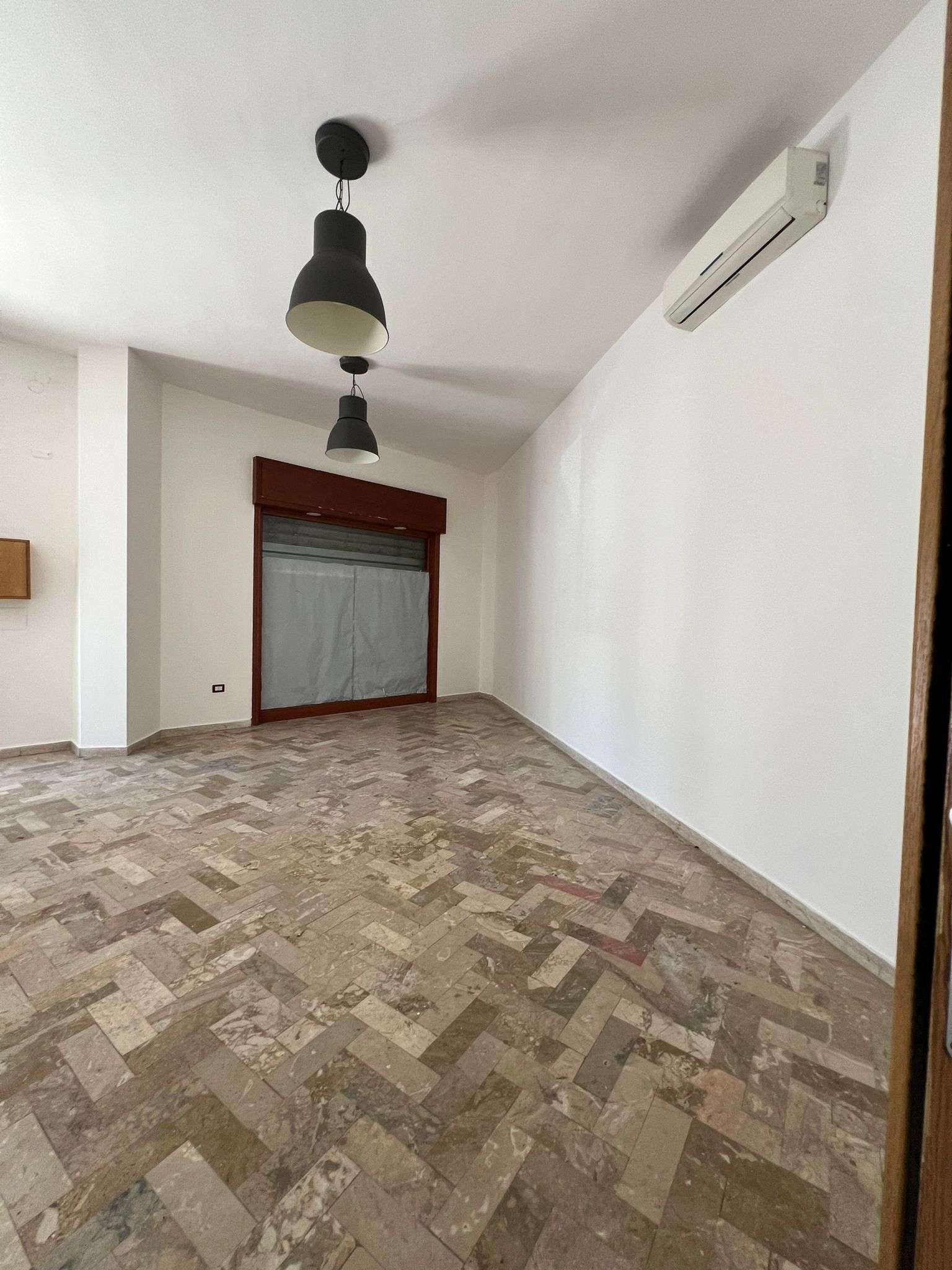 Nola Affitto COMMERCIALI Immagine 1