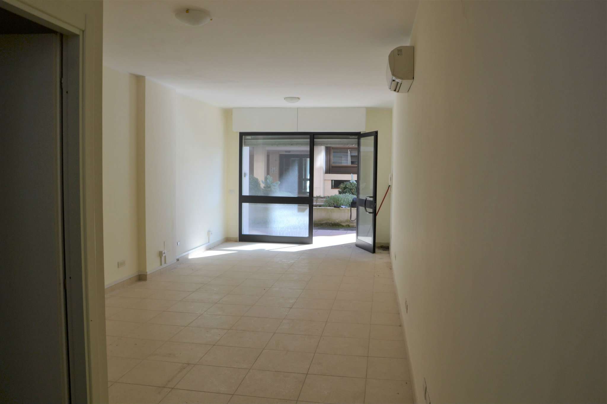 Negozio - Loc.Com. ROMA affitto  AURELIO (XVIII MUN.) Cesare Pascoletti punto immobiliare bravetta