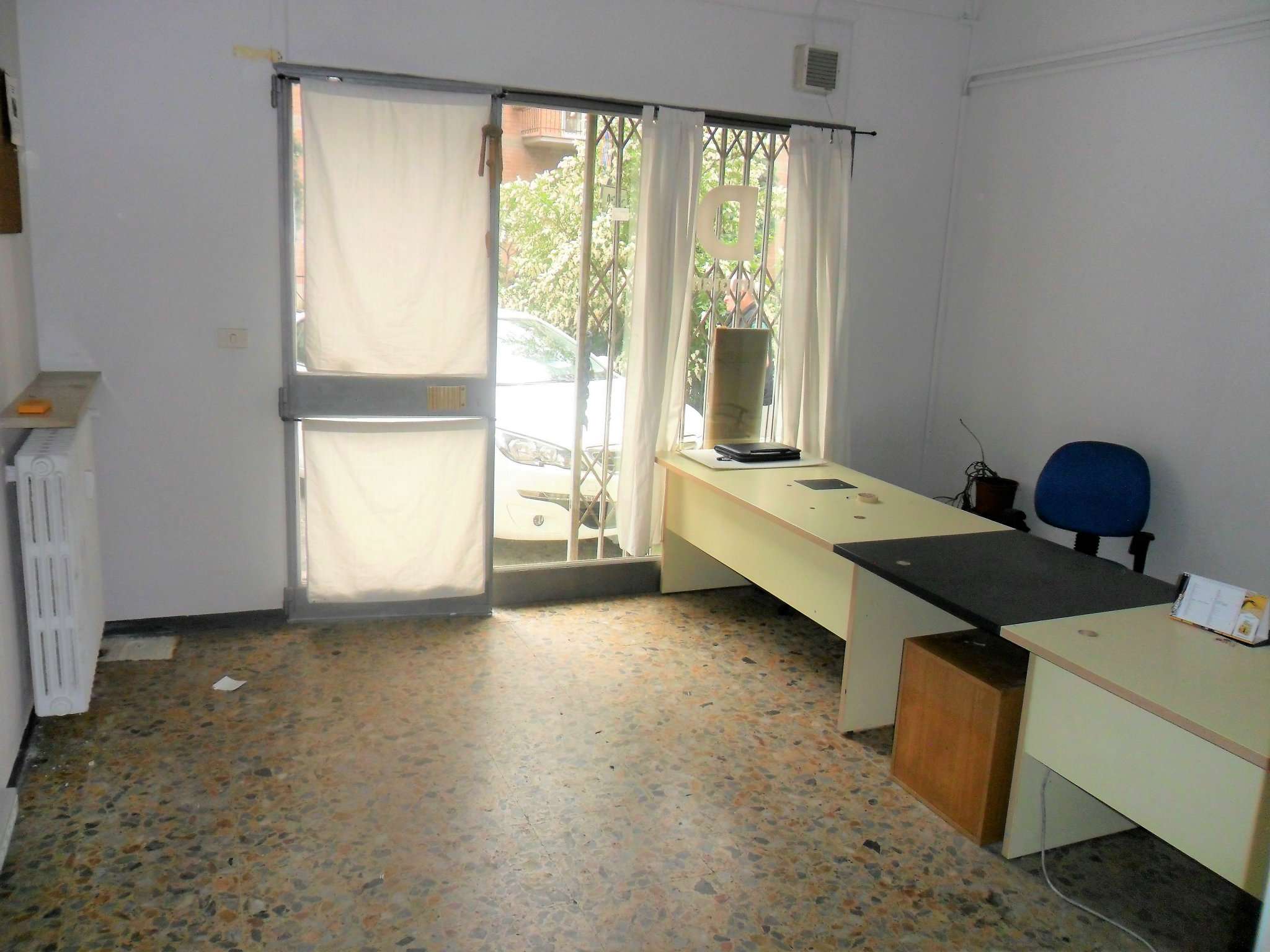 Negozio - Loc.Com. PARMA vendita  OLTRETORRENTE Buonarroti Michelangelo A CASA immobiliare