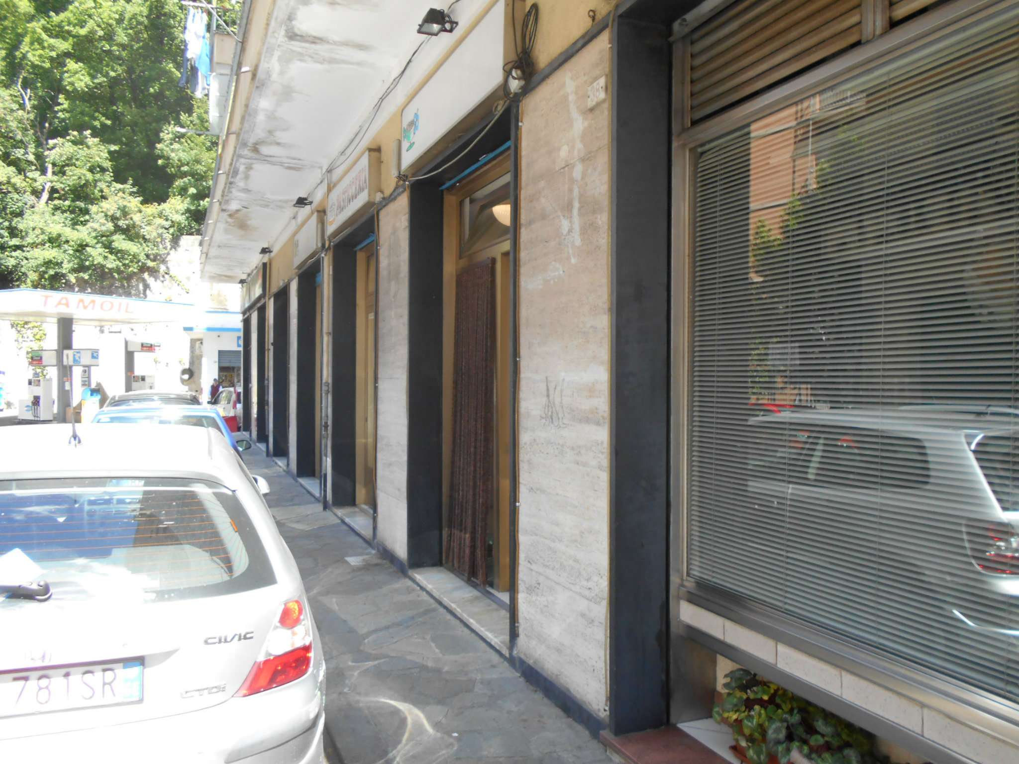 Negozio - Loc.Com. GENOVA affitto  BORGORATTI ROTONDA Francoforte Immobiliare