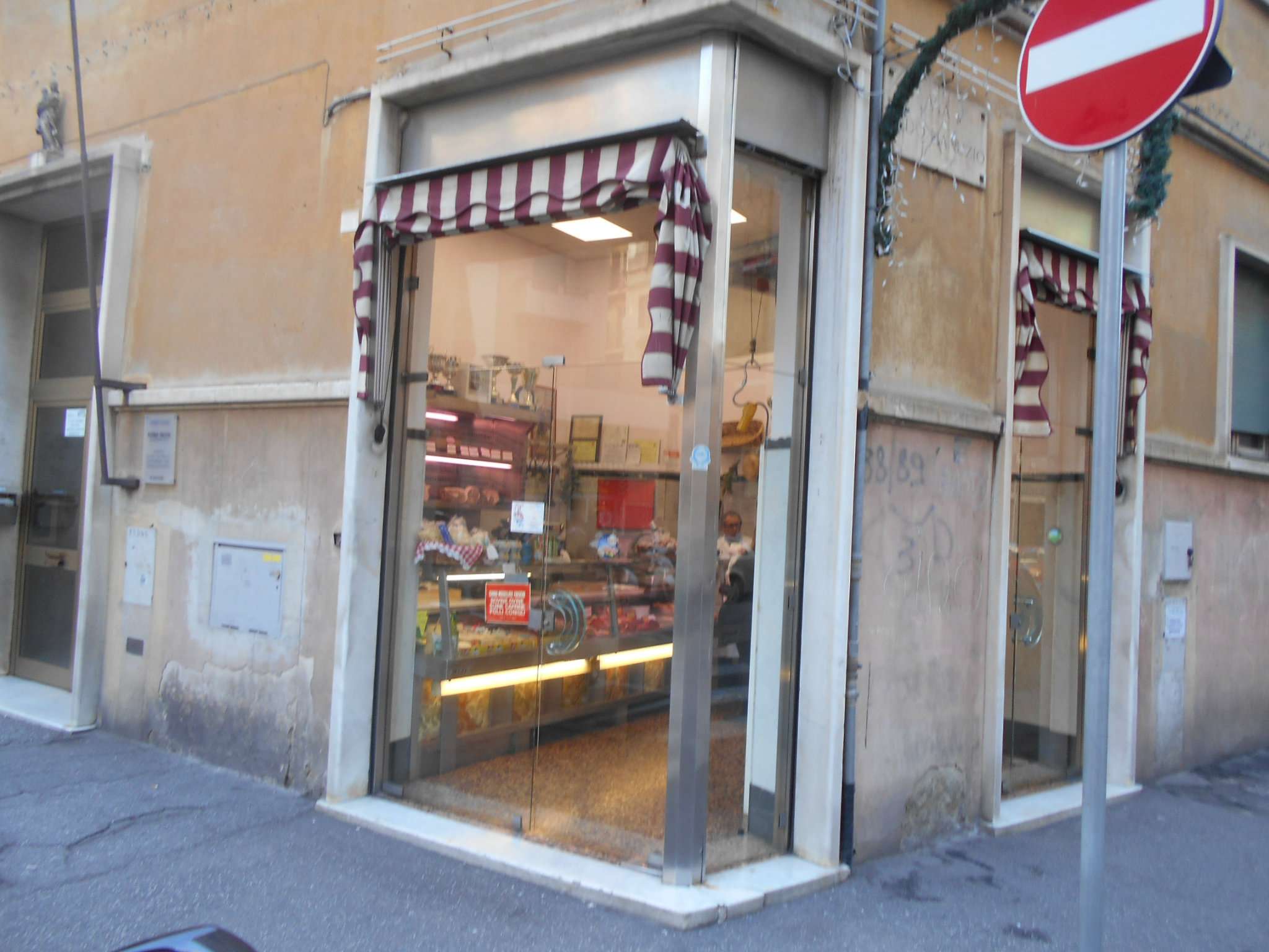 Negozio - Loc.Com. GENOVA affitto  SAN FRUTTUOSO Via Manunzio Francoforte Immobiliare